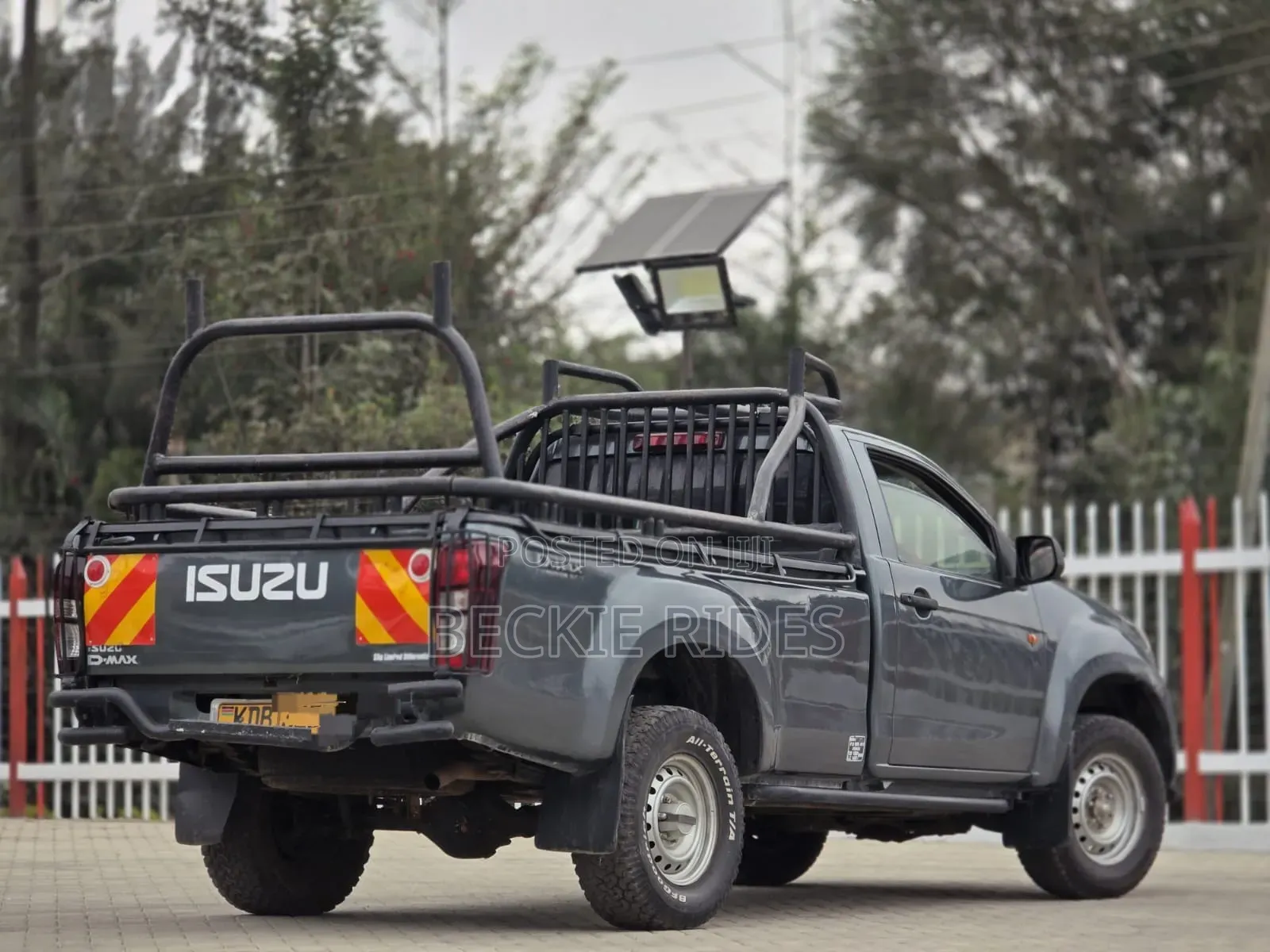 Isuzu D-MAX 2021 Gray