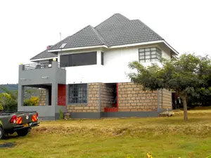 5bdrm Farm House in Kithini, Junction for sale