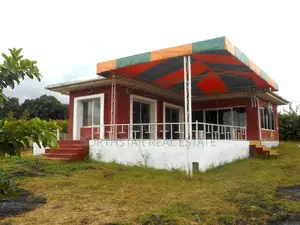 5bdrm Farm House in Kithini, Junction for sale