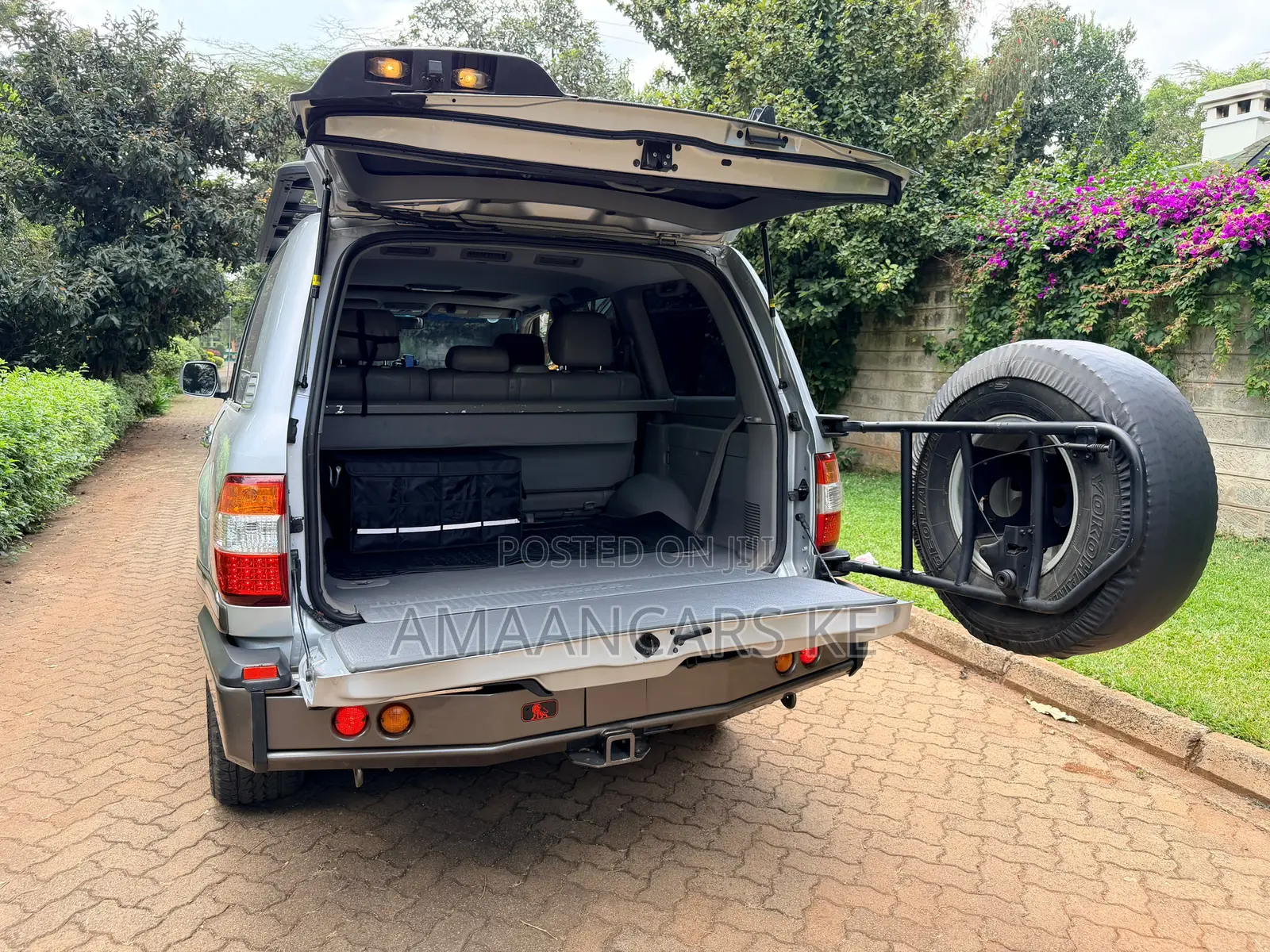 Toyota Land Cruiser 100 4.2 2006 Silver