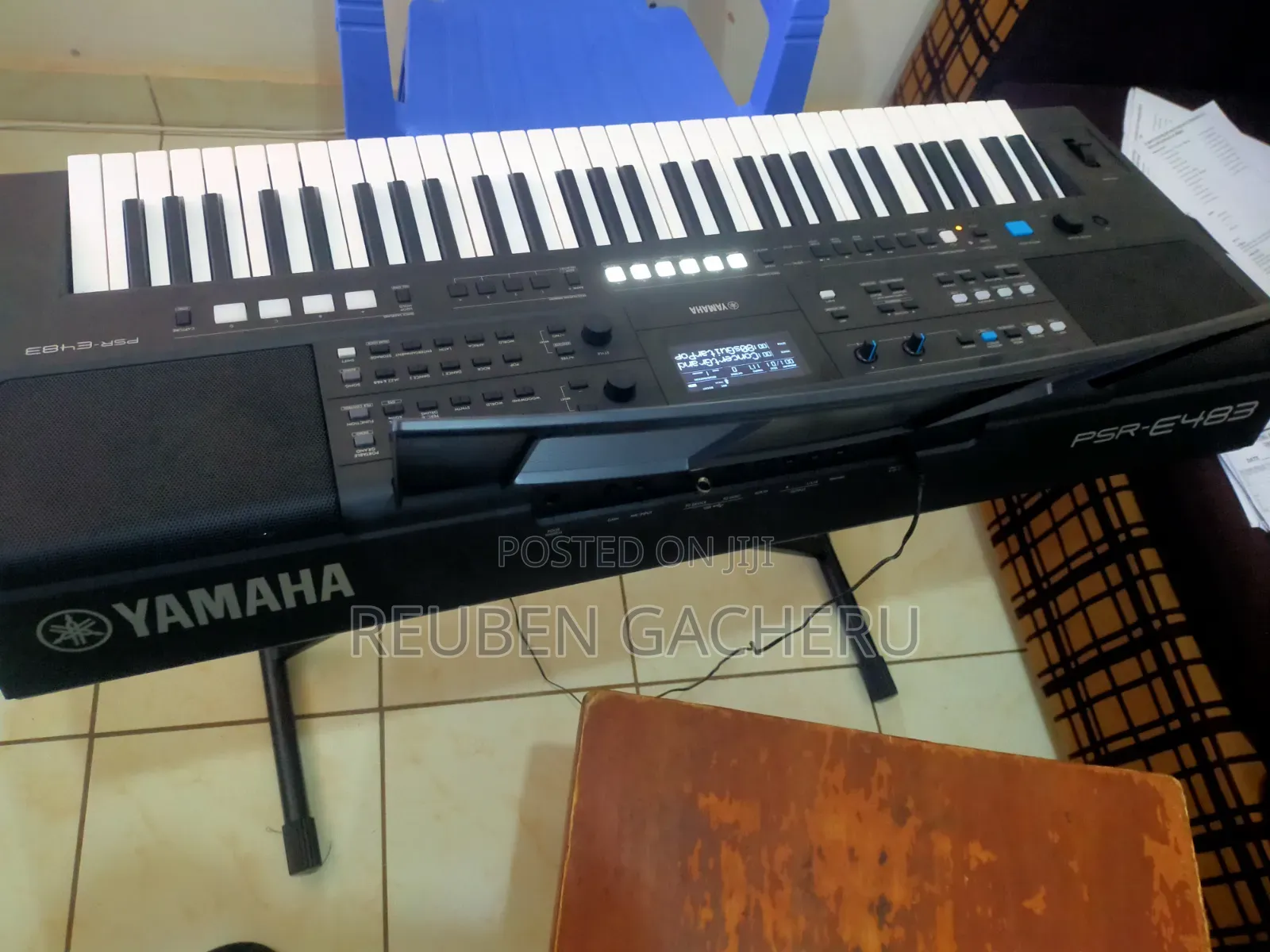Yamaha PSR E 483,with a Sound King Stand