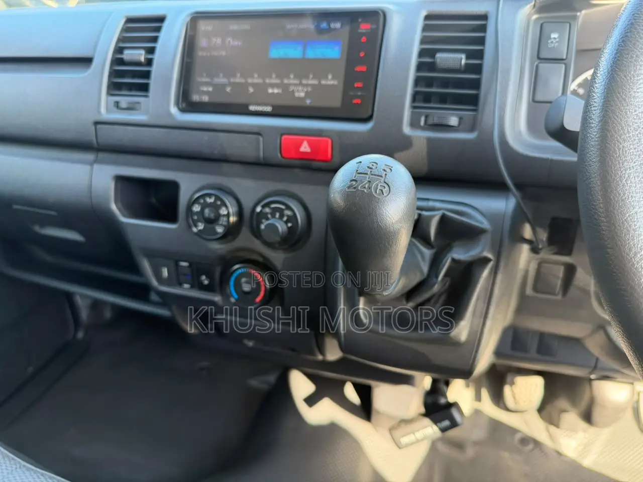 Toyota HiAce 2018 Silver