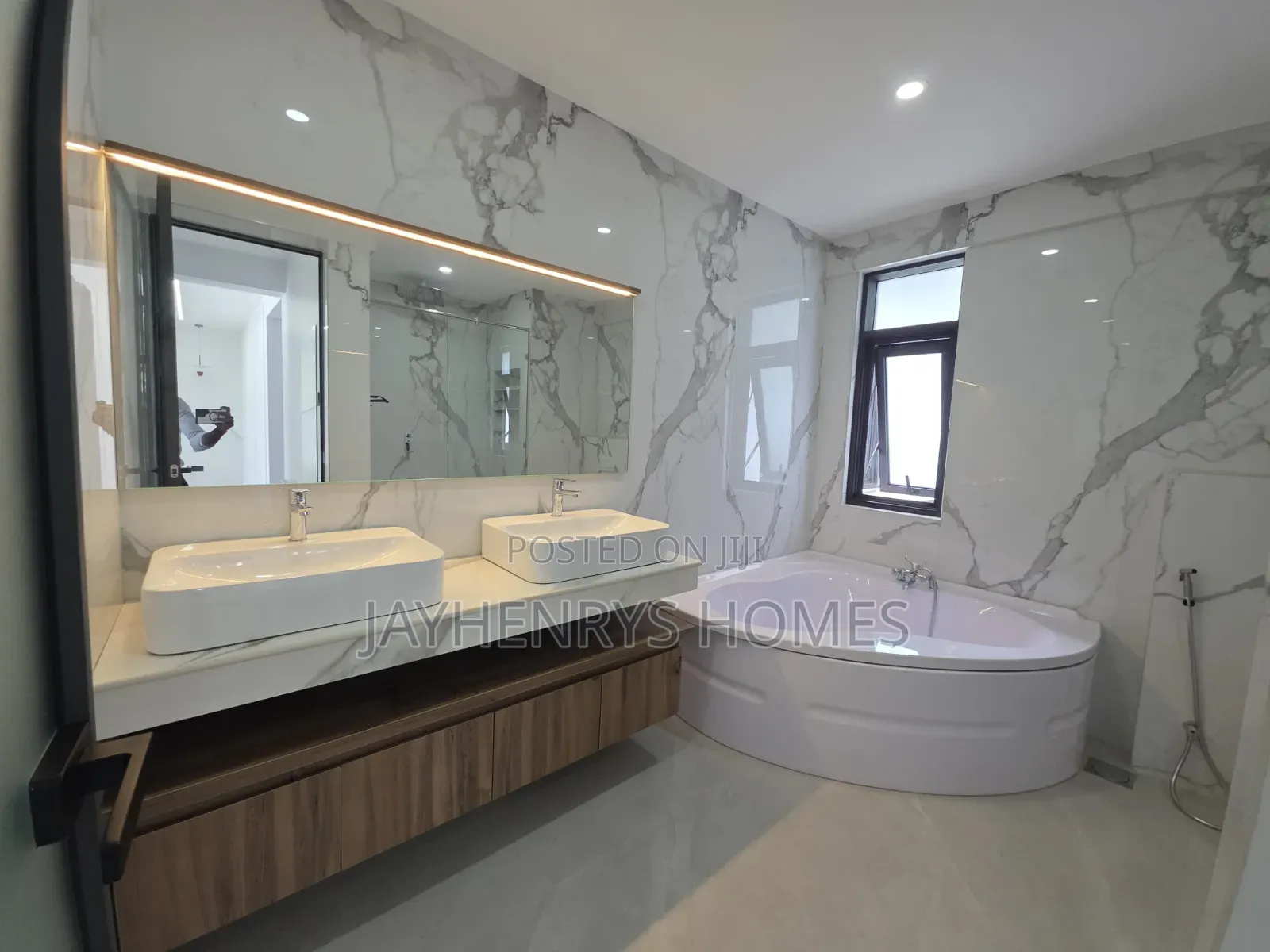 6bdrm House in Muthangari for sale