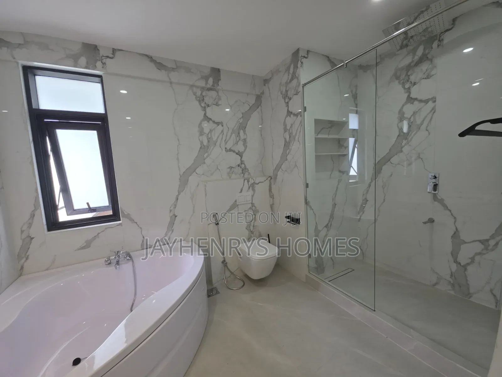 6bdrm House in Muthangari for sale