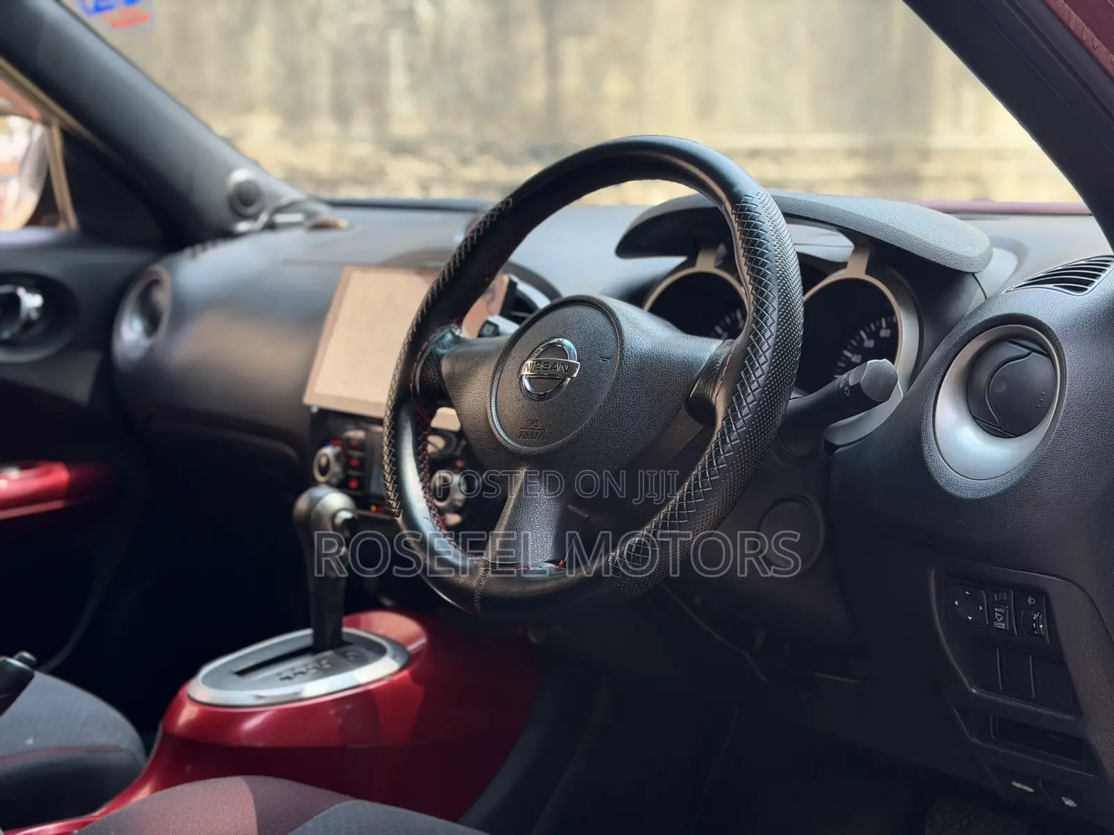 Nissan Juke 2011 Red