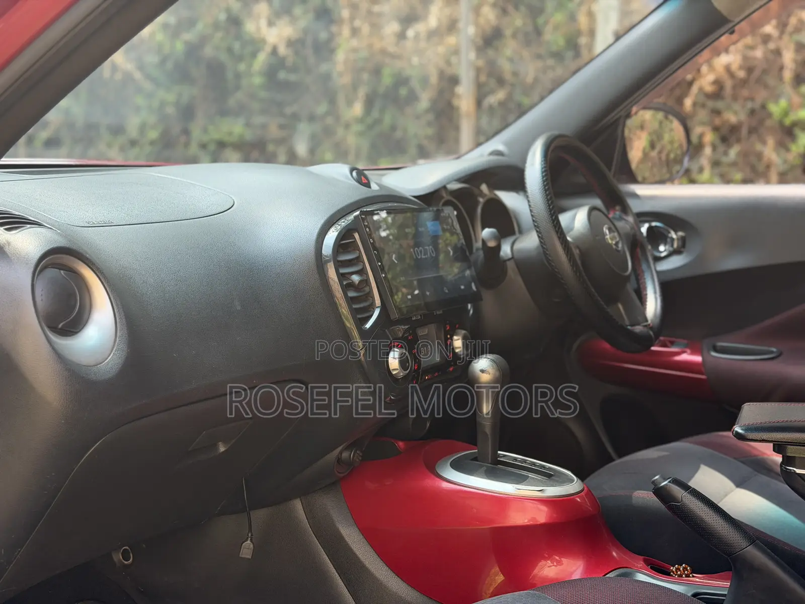 Nissan Juke 2011 Red