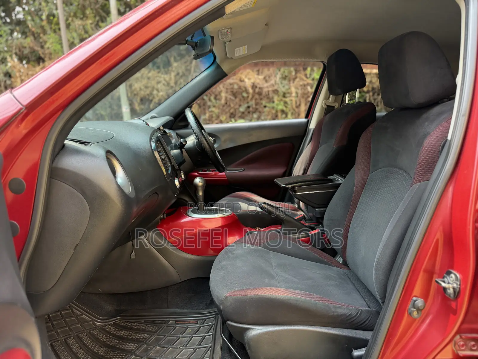 Nissan Juke 2011 Red