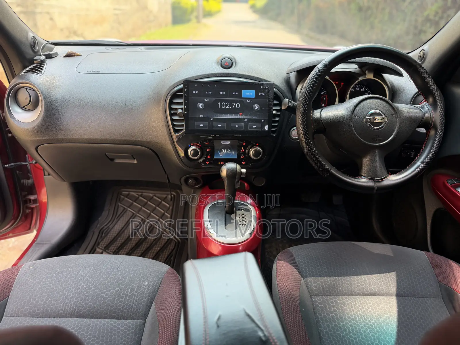 Nissan Juke 2011 Red