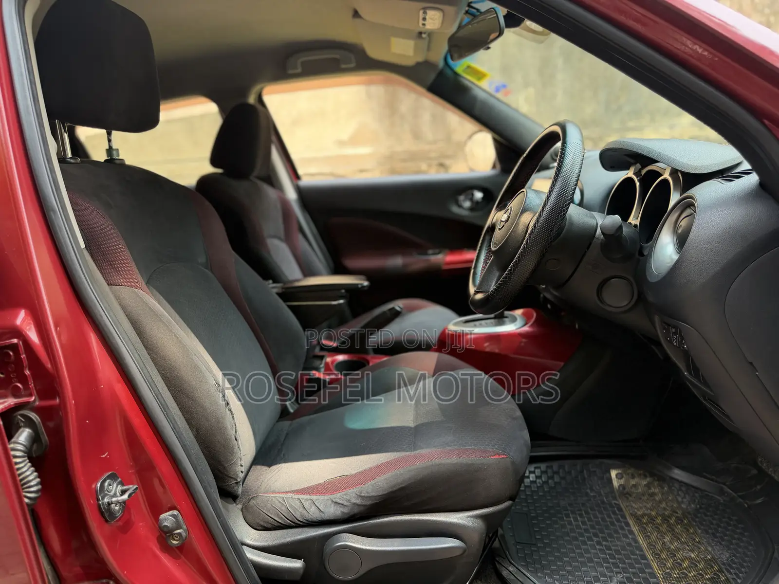 Nissan Juke 2011 Red