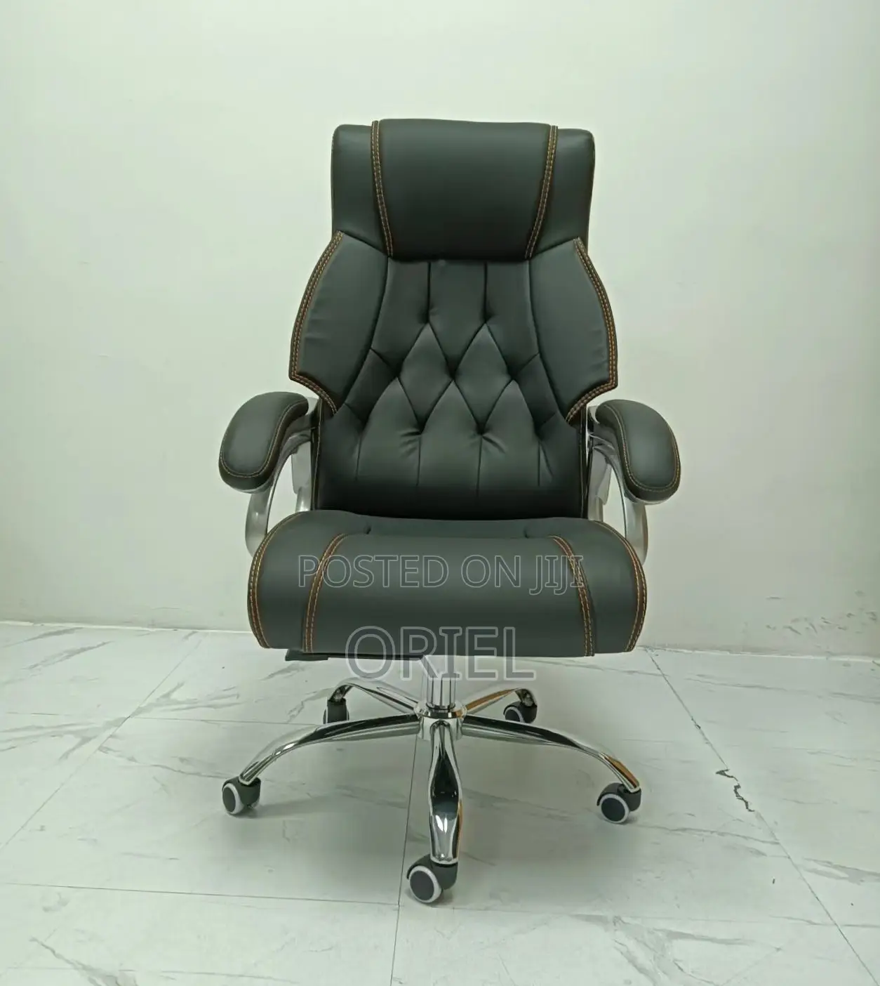 Executive Chair : PU Leather Modern Office Chair