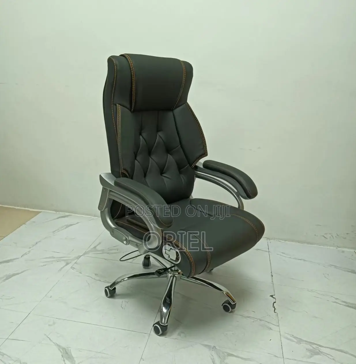 Executive Chair : PU Leather Modern Office Chair