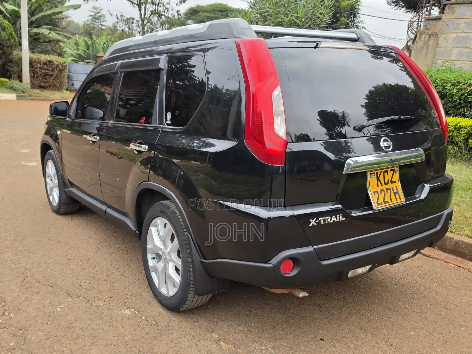 Nissan X-Trail 2.0 Petrol XE 2012 Black