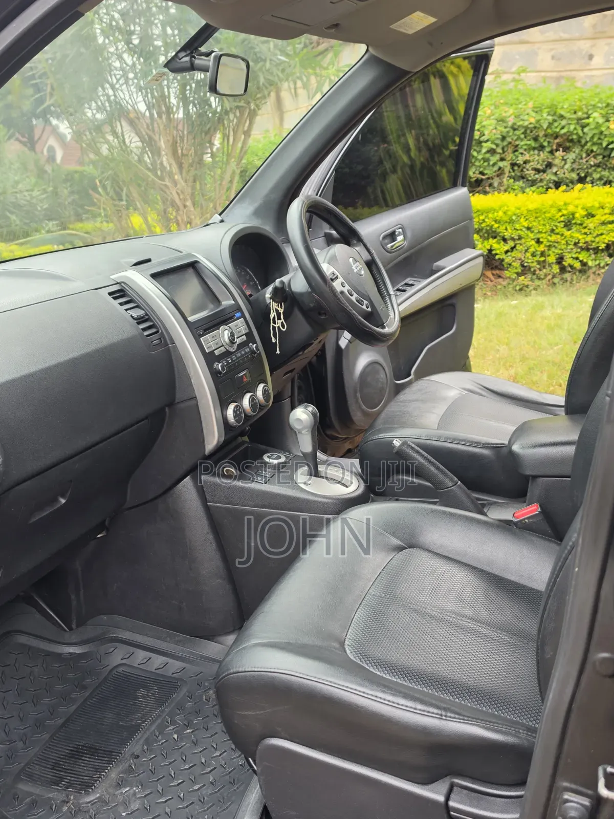 Nissan X-Trail 2.0 Petrol XE 2012 Black