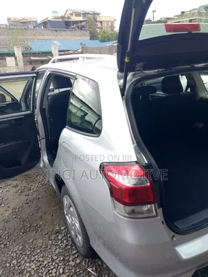 Toyota Corolla Fielder 2018 Silver