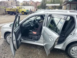 Toyota Corolla Fielder 2018 Silver