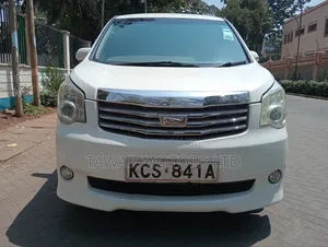 Toyota Noah 2012 White