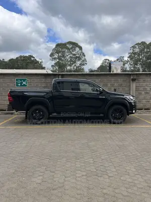 Toyota Hilux 2019 Black