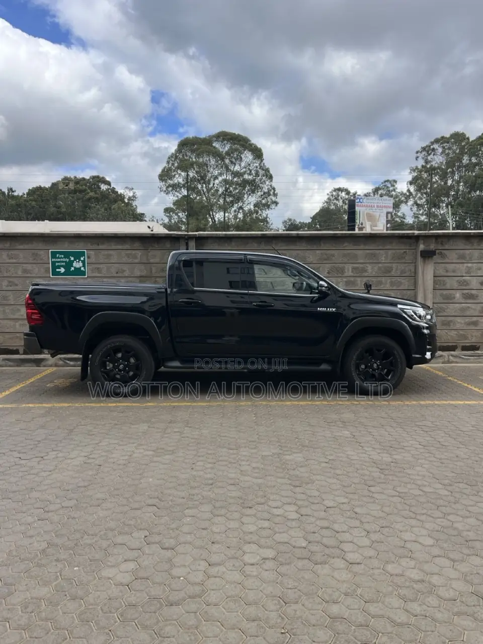 Toyota Hilux 2019 Black