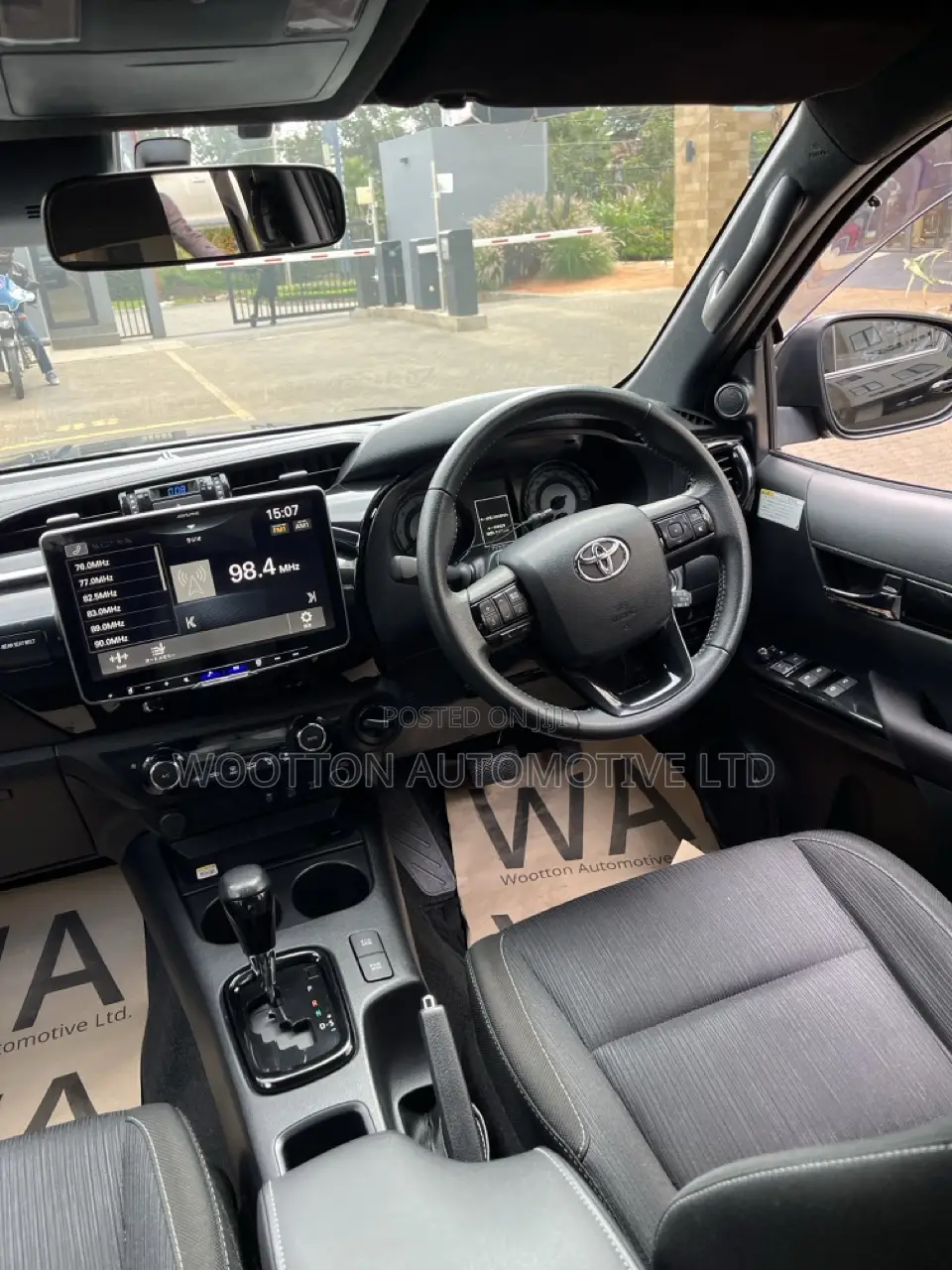 Toyota Hilux 2019 Black