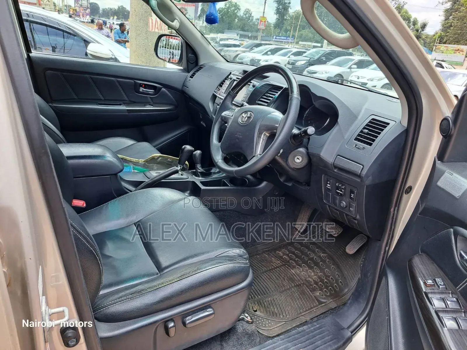 Toyota Fortuner 2014 Gold