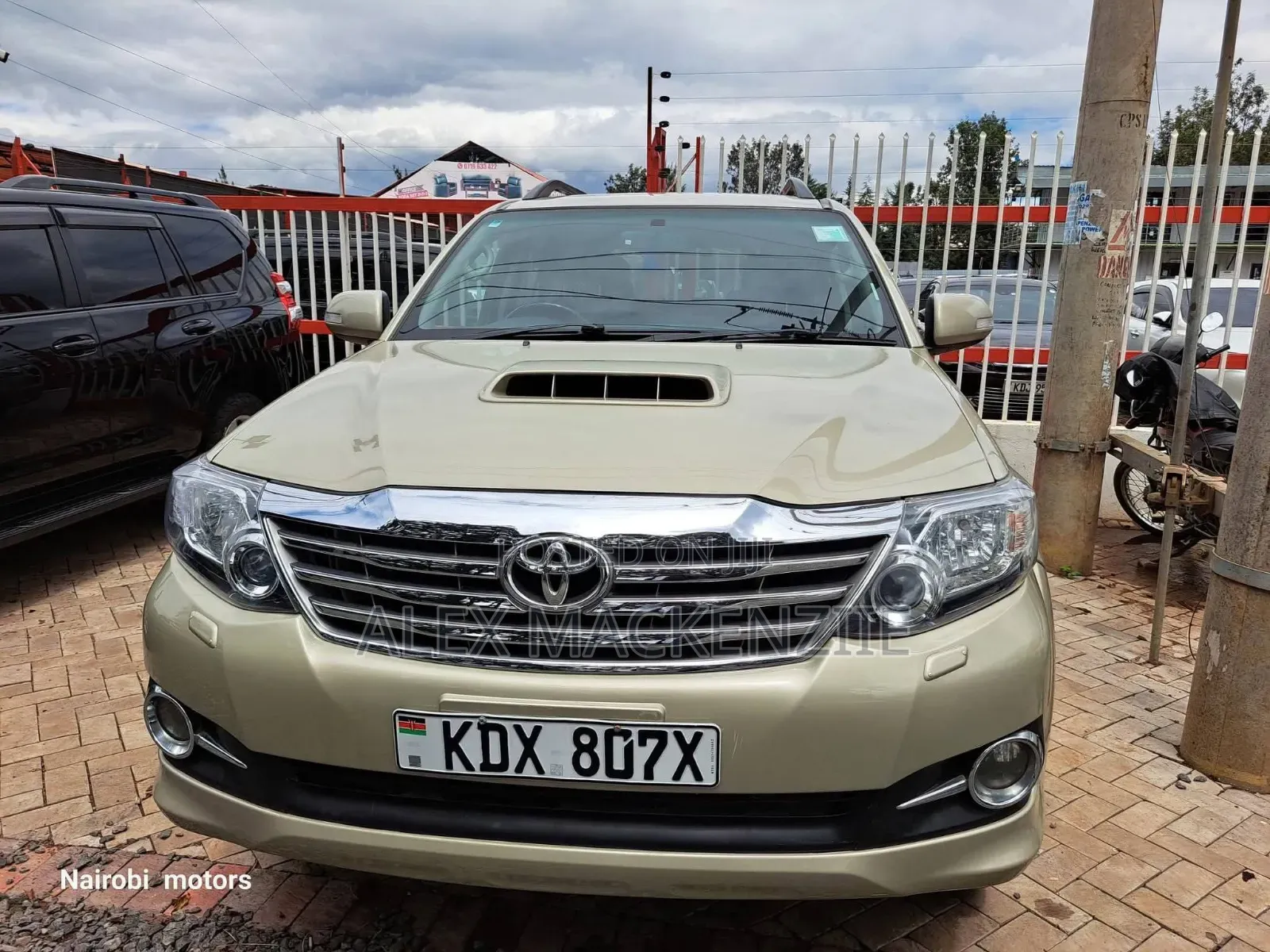 Toyota Fortuner 2014 Gold