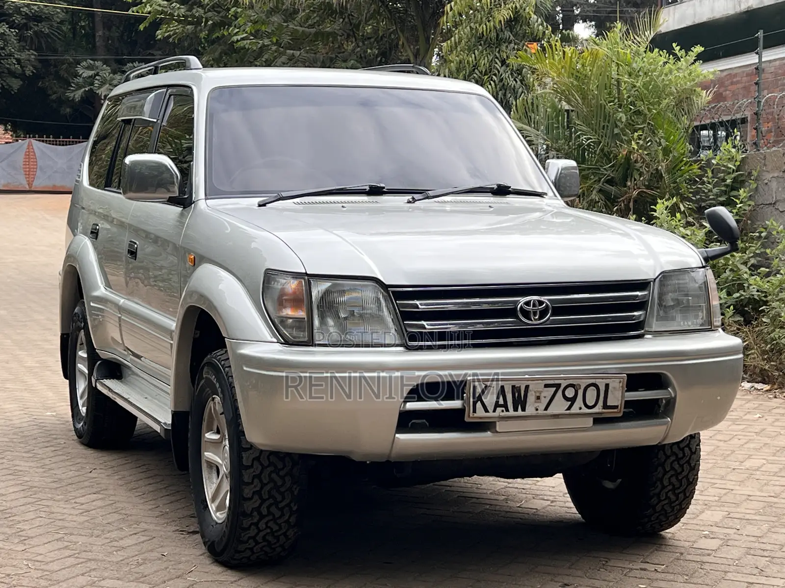 Toyota Land Cruiser Prado 2000 Silver