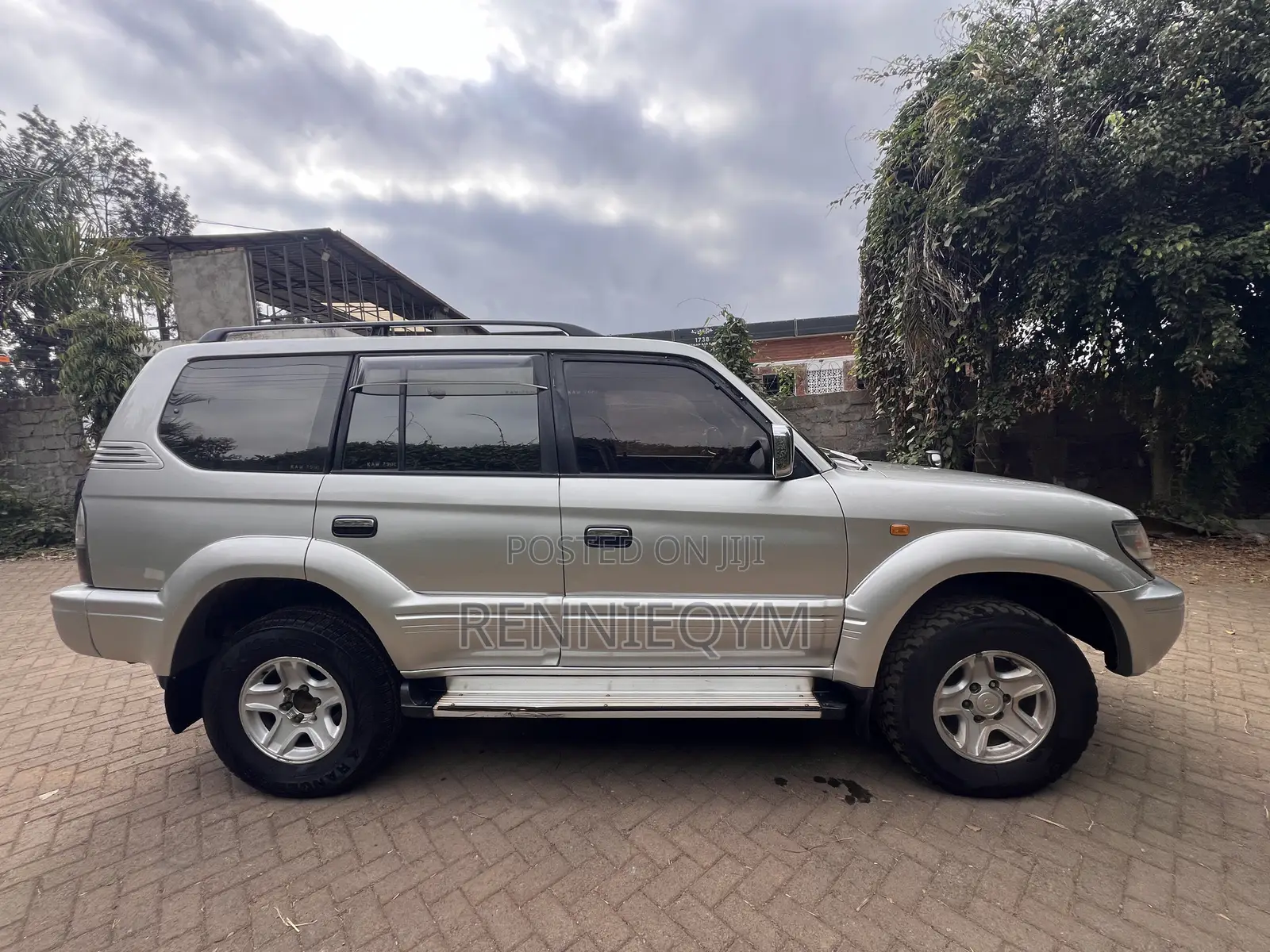 Toyota Land Cruiser Prado 2000 Silver