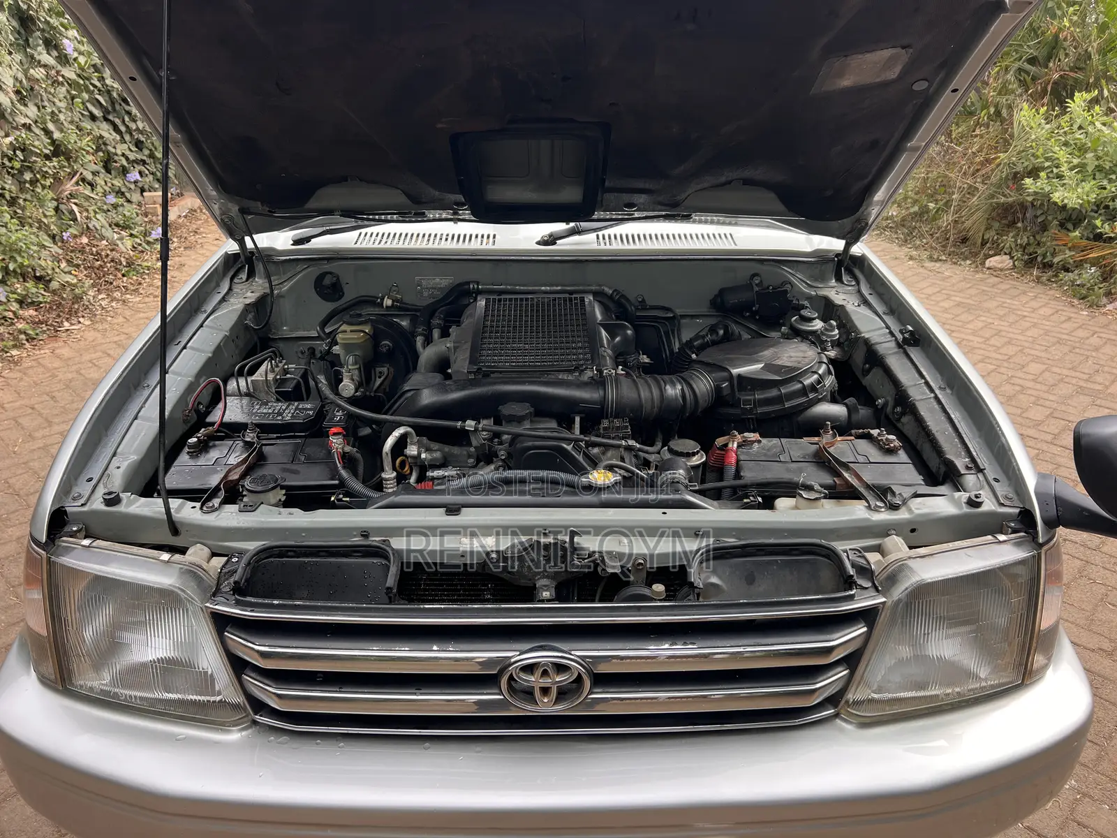 Toyota Land Cruiser Prado 2000 Silver