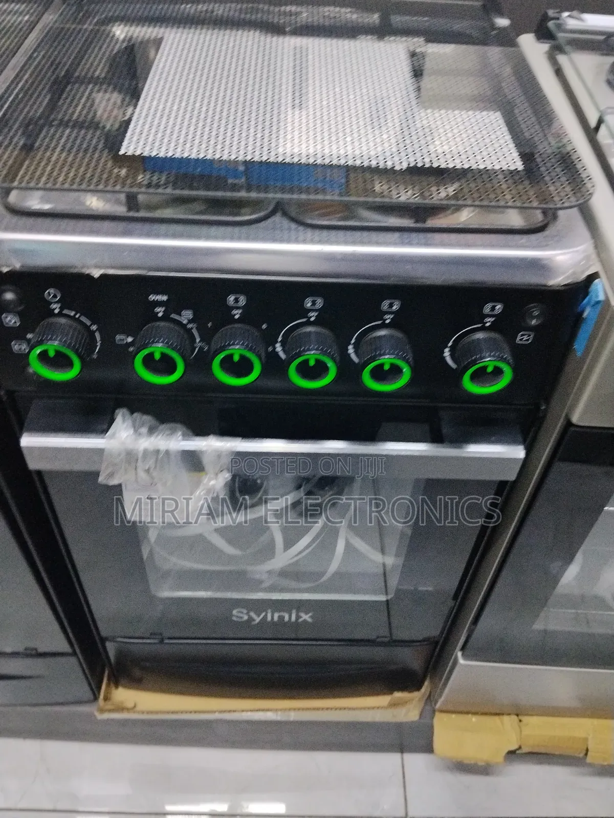 Syinix 50 by 50 3 Gas and 1 Electric Cooker