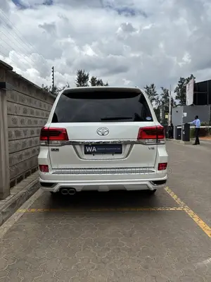 Toyota Land Cruiser 2018 Pearl