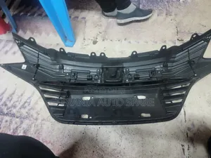 Honda Vezel 2015 Grill