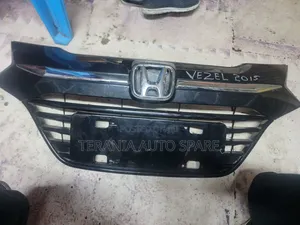 Honda Vezel 2015 Grill