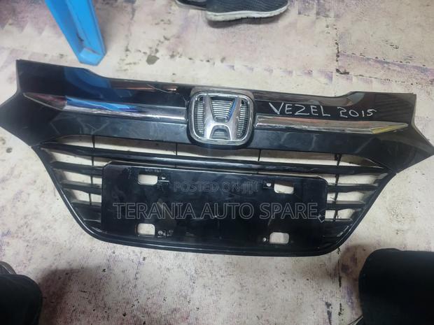 Honda Vezel 2015 Grill - thumbnail 2