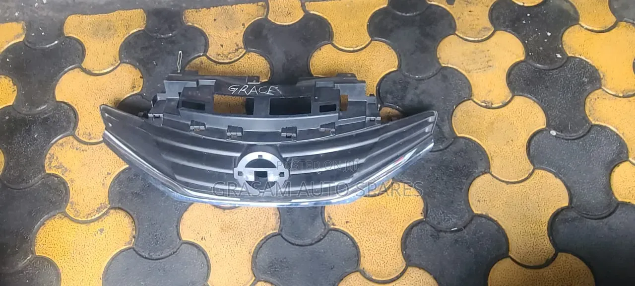 Nissan Note 2012 Grill