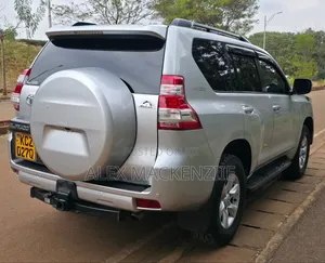 Toyota Land Cruiser Prado 2012 Silver