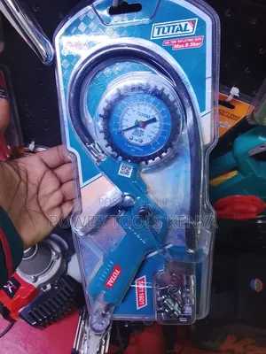 TOTAL Air Tire Inflating With Pressure Gauge