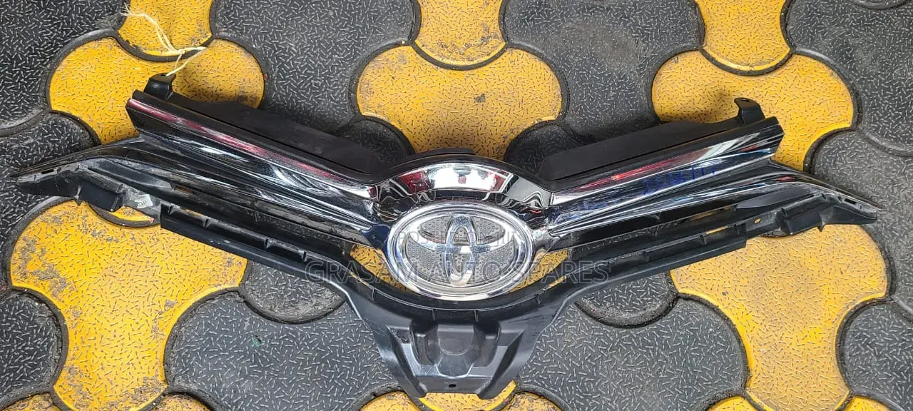 Toyota Auris 2017 Grill