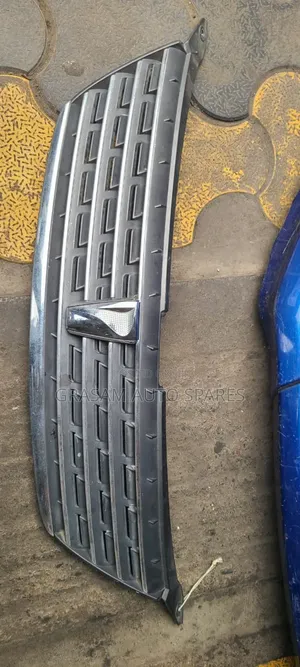 Toyota Premio 2002 Grill