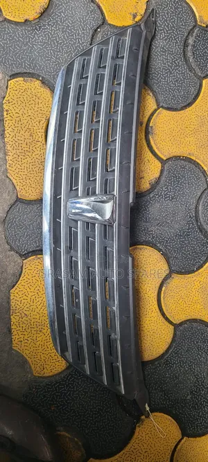 Toyota Premio 2002 Grill