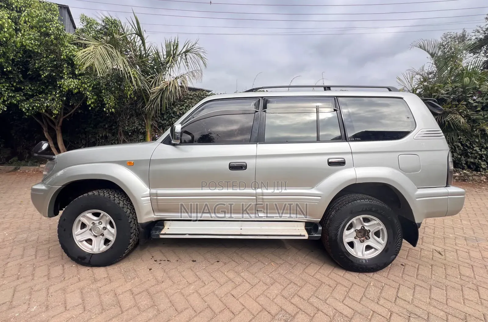 Toyota Land Cruiser Prado 2000 Gray