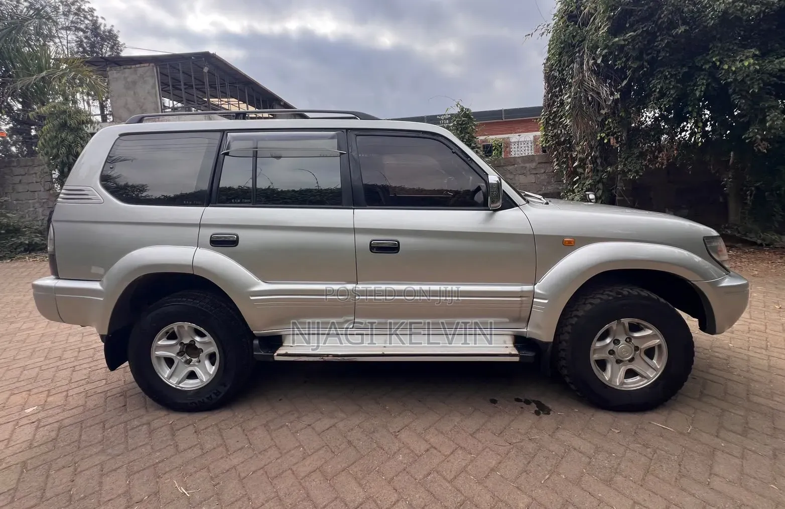 Toyota Land Cruiser Prado 2000 Gray