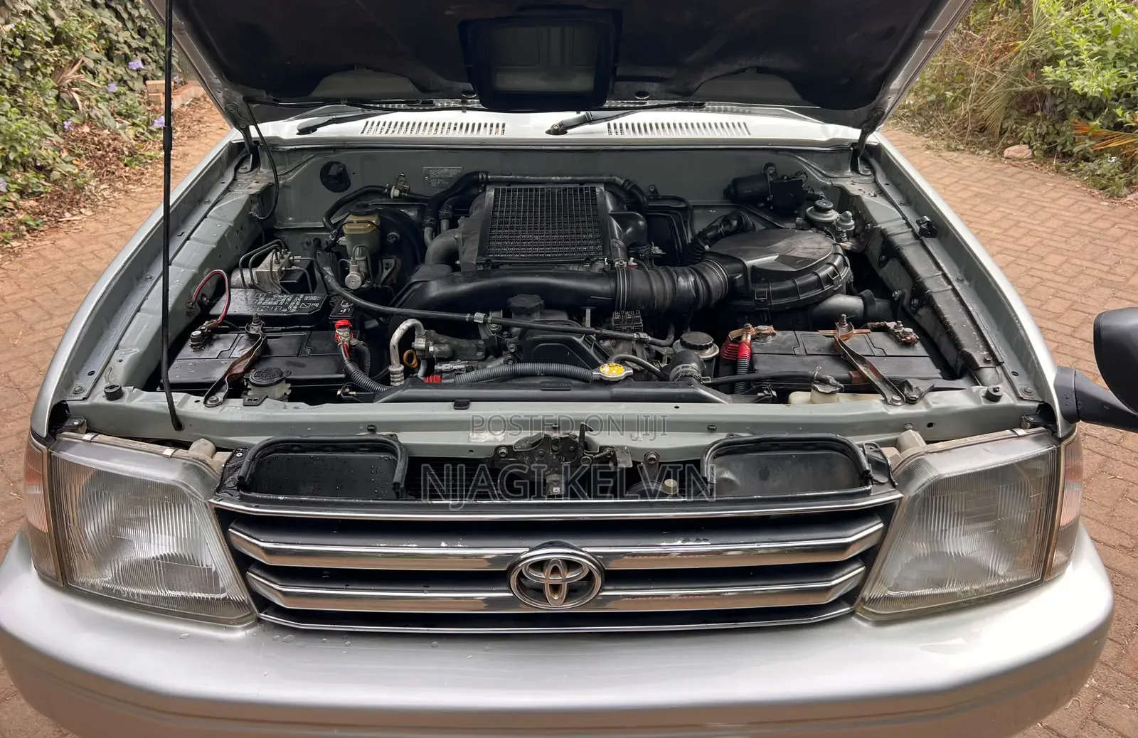 Toyota Land Cruiser Prado 2000 Gray