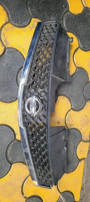 Nissan Lafester New Grill