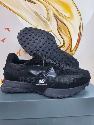 New Balance 327 'Black'
Sneakers