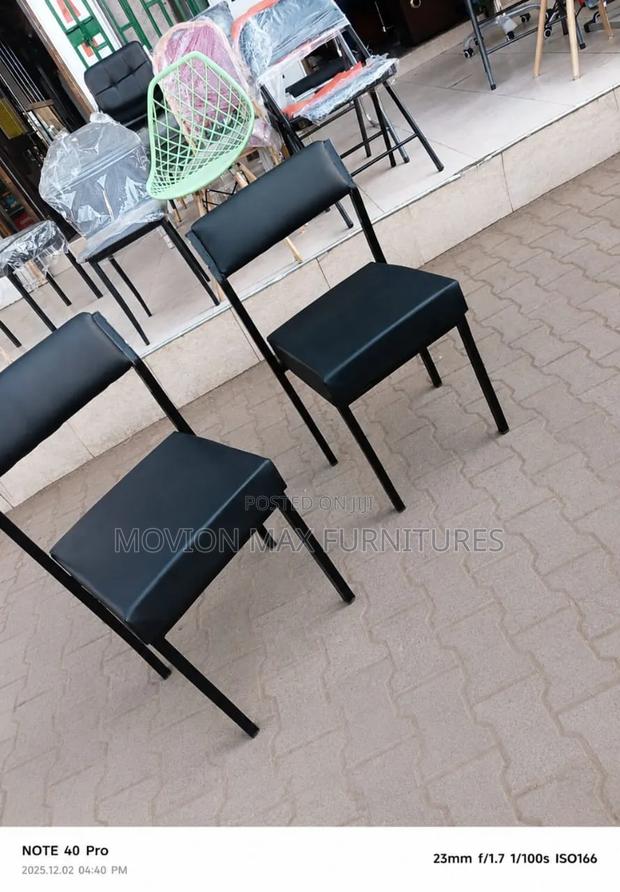 Simple College Chairs - thumbnail 2