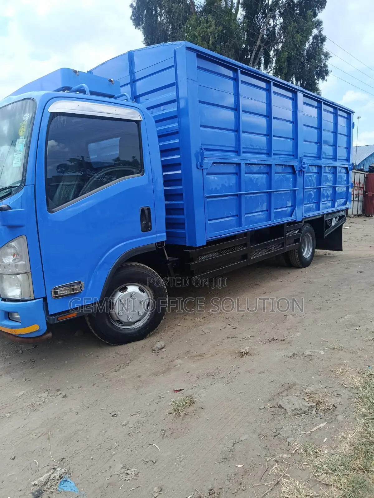 Truckcar Isuzu