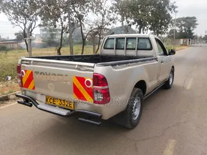 Toyota Hilux 2015 Brown