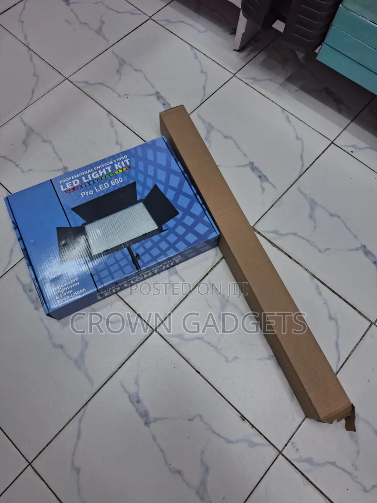 LED 600 Photography Light With Barn Doors Tripod Stand
