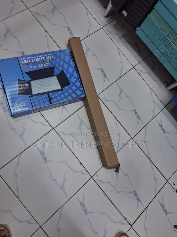 Professional LED 600 Panel Light With Adjustable Tripod Stand - thumbnail 2