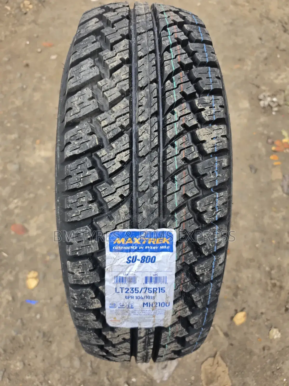 235 /75 R15 MAXTREK TIRES (Commercial)